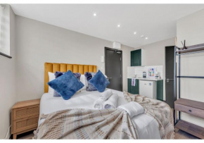 Get Your Zen On: Relaxing Studio in Central